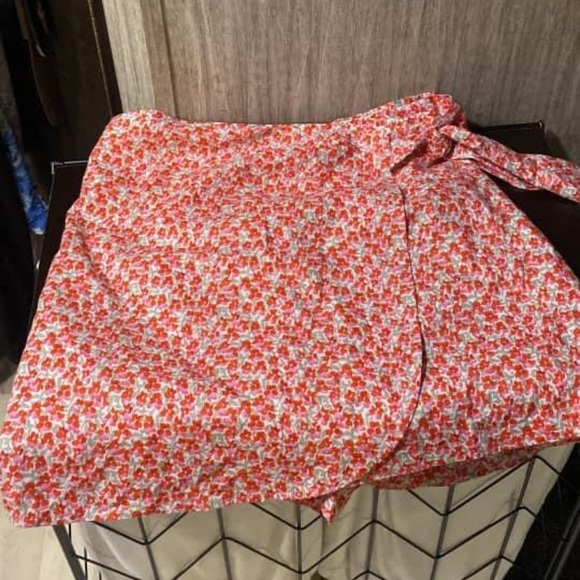 🌸Floral Skort Set🌸 - Picture 3 of 3